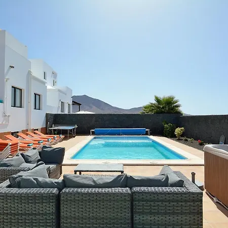 Casa Lottie - 5 Bed Private Pool Lanzarote Коста Бланка