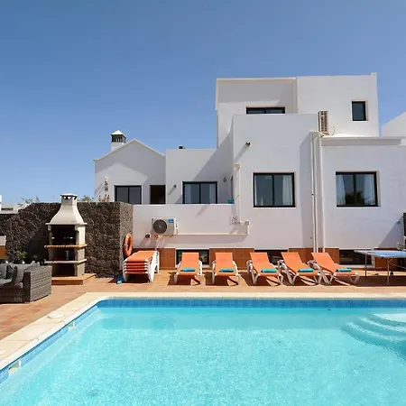 Вилла Casa Lottie - 5 Bed Private Pool Lanzarote