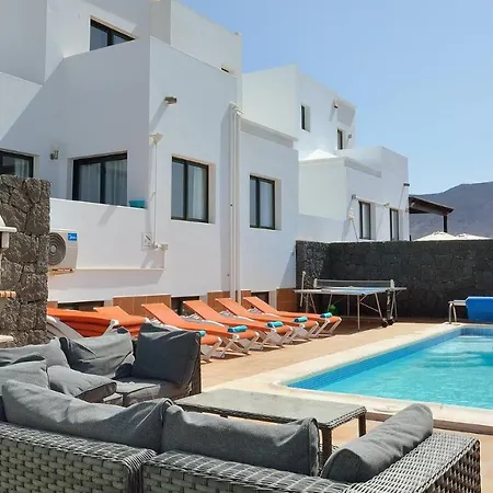 Casa Lottie - 5 Bed Private Pool Lanzarote Вилла *
