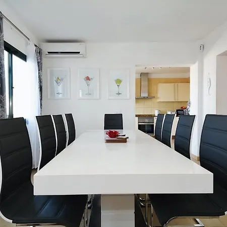 Casa Lottie - 5 Bed Private Pool Lanzarote Вилла *