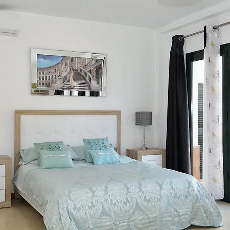 Casa Lottie - 5 Bed Private Pool Lanzarote * Playa Blanca